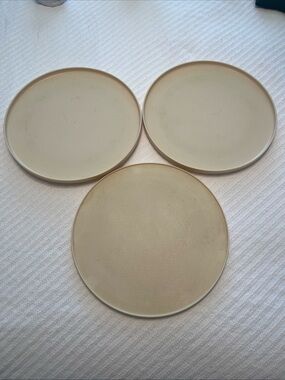 3 Rubbermaid Beige Rotating Lazy Susan Turntables for Spices